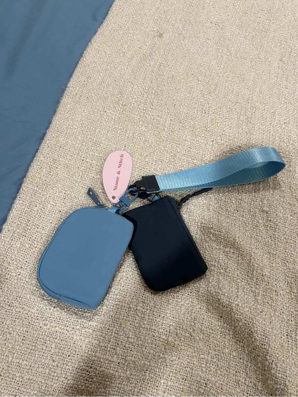 NWT Blue Wristlet Key & Card Holder Set